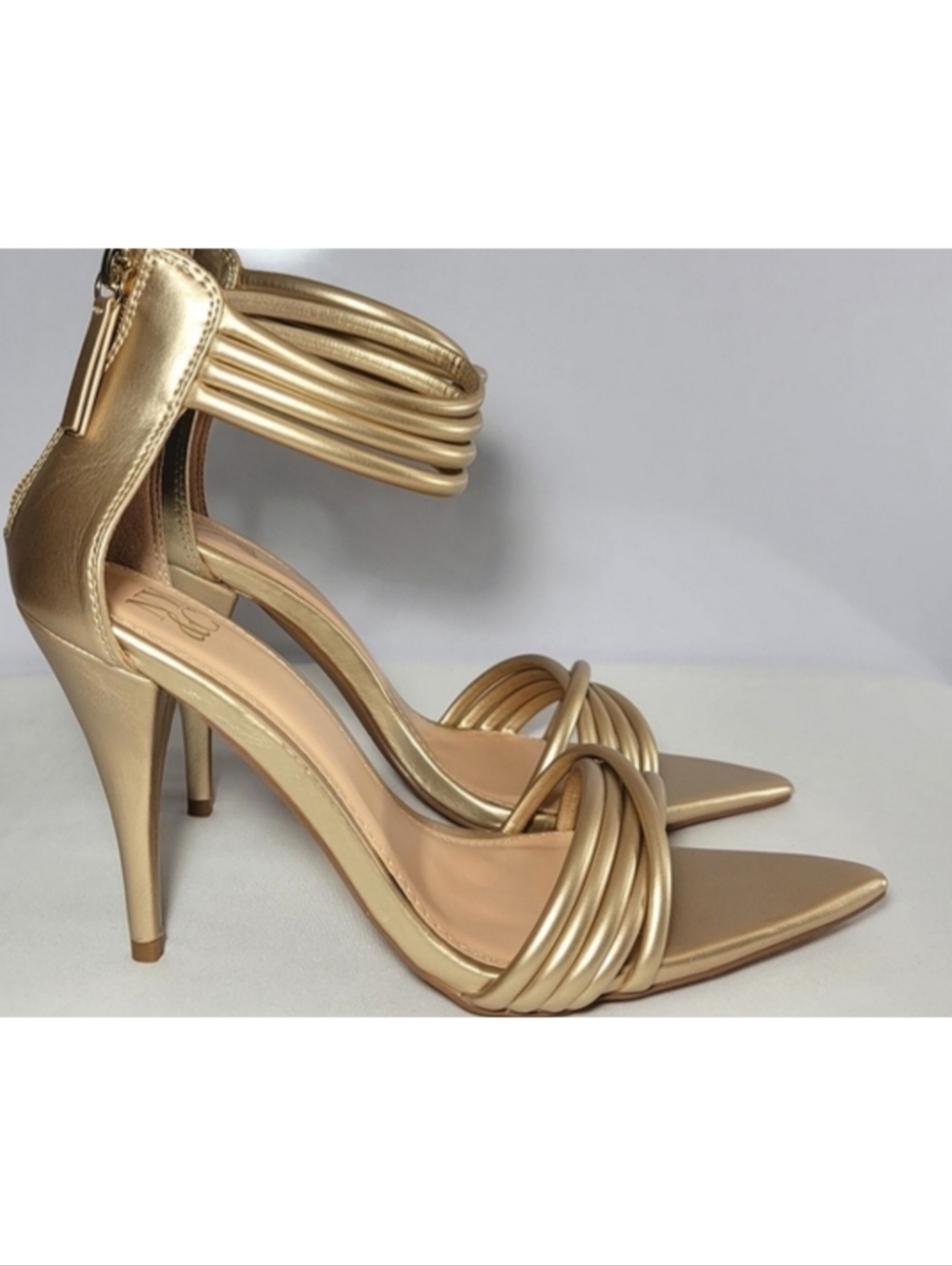 New York & Company Womens Size 8 Tubular Heels.